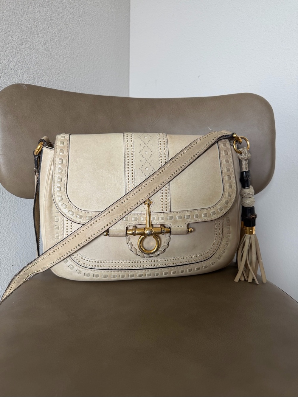 Gucci Snaffle Bit Cream Leather Crossbody Shoulder Bag with Gold Hardware
